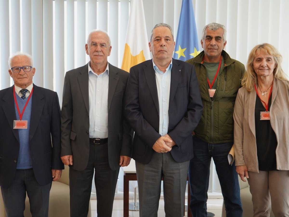 Συνάντηση Κοινοτικού Συμβουλίου Αυλώνας με τον Υπουργό&nbsp;Άμυνας